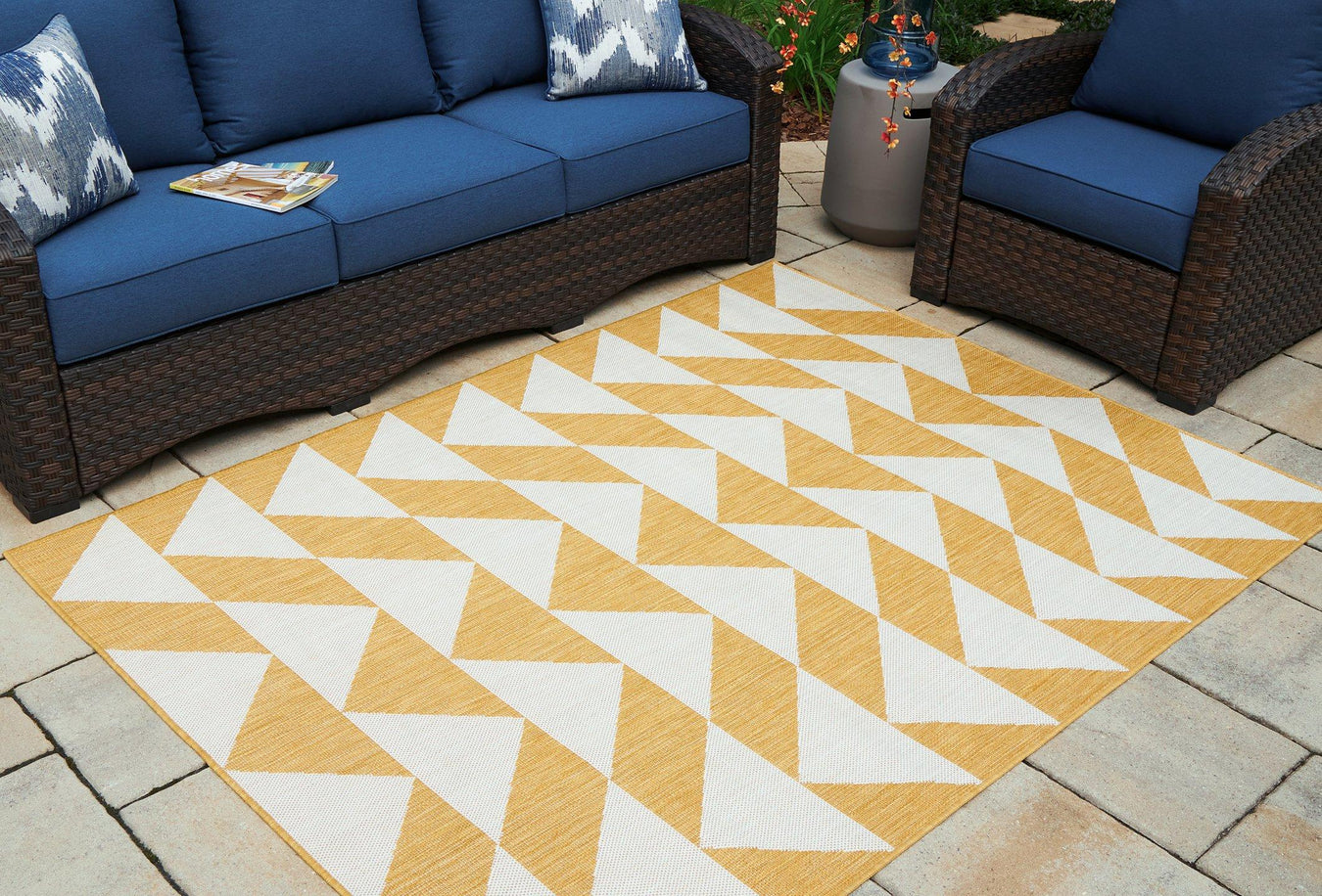 Ivory/Yellow
